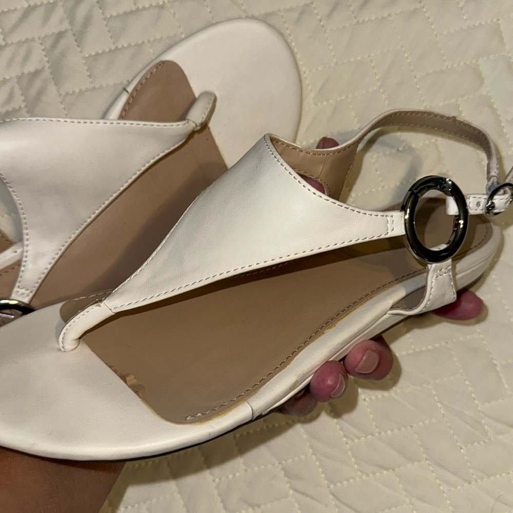 Ladies Alfani Step flex sandals. Cream- like new